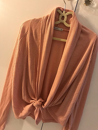 Bershka bağlamalı hırka