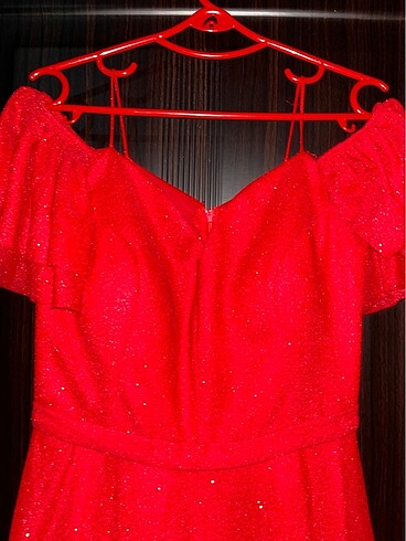 Kırmızı diz boyunda abiye - Görsel 5