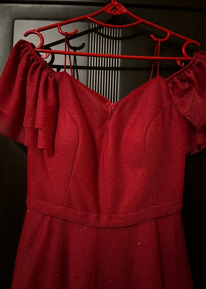 Kırmızı diz boyunda abiye - Görsel 2