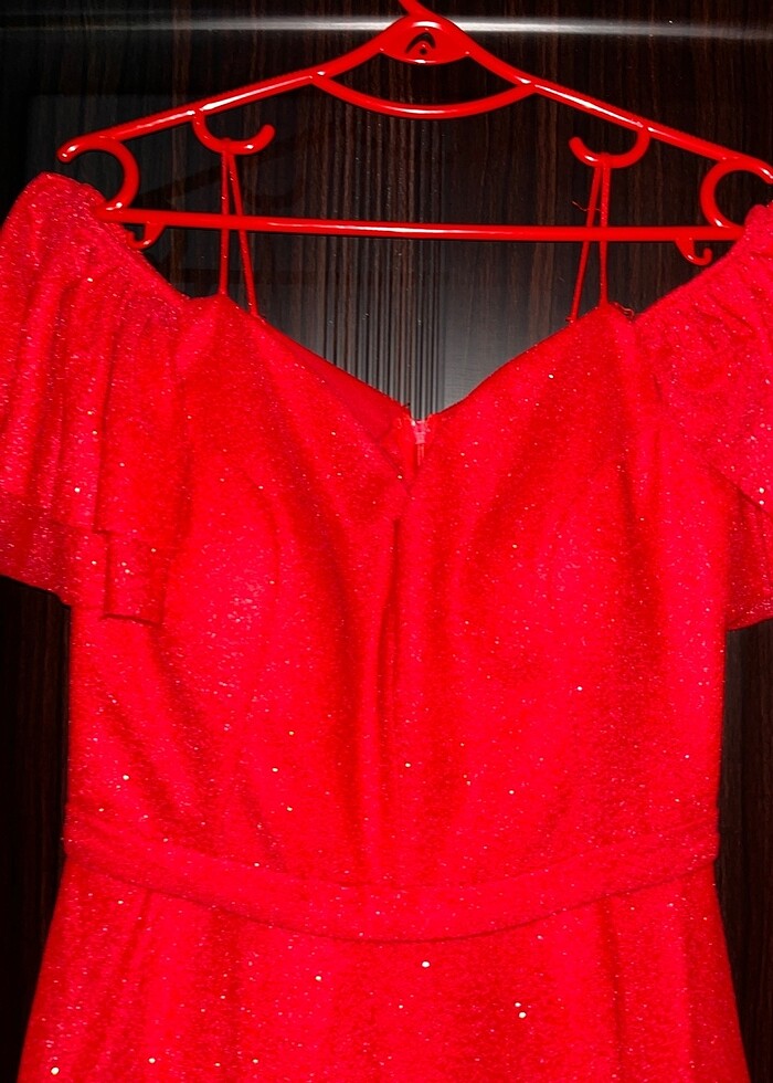 Kırmızı diz boyunda abiye - Görsel 5