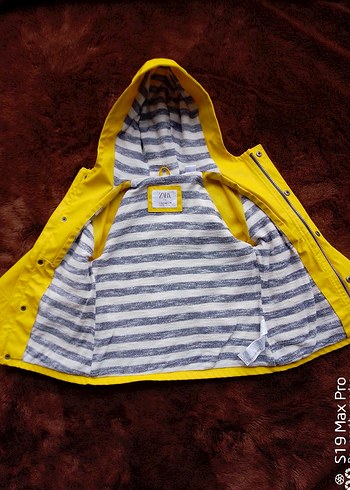 ZARA Kapüşonlu Erkek Çocuk Sarı Yağmurluk - Görsel 3