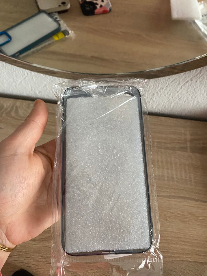 Parlak Siyah Gotik Telefon Kılıfı - Görsel 2