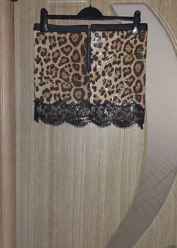 m Beden Kürklü Leopar Desenli Mini Pullu Dantelli Etek