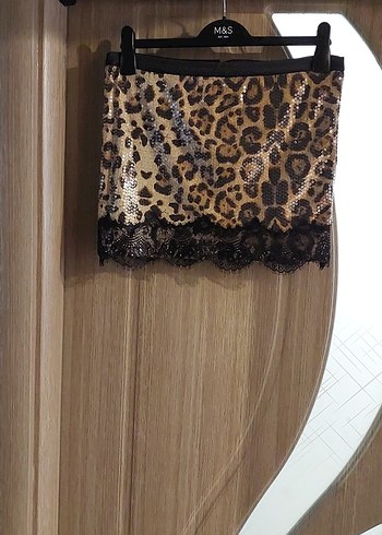 Kürklü Leopar Desenli Mini Pullu Dantelli Etek