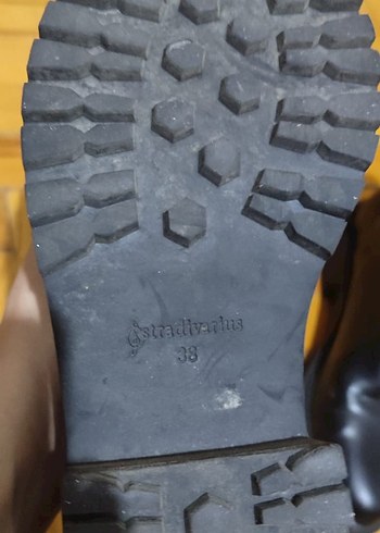 38 Beden Tokalı Parlak Siyah Deri Blok Topuklu Botlar