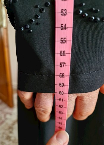 Uzun Kollu Siyah Nakışlı Kadın Ferace - Görsel 4