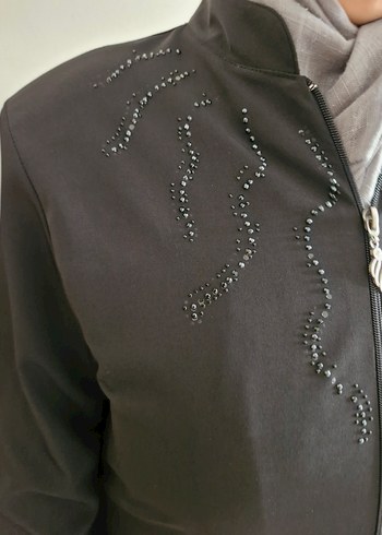 Uzun Kollu Siyah Nakışlı Kadın Ferace - Görsel 3