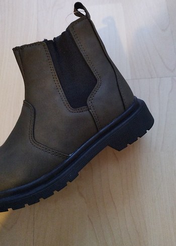 Erkek Çocuk Bot - Görsel 6