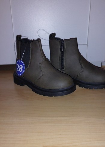 Erkek Çocuk Bot - Görsel 2