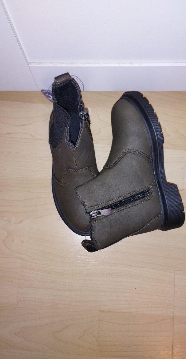 Erkek Çocuk Bot - Görsel 5