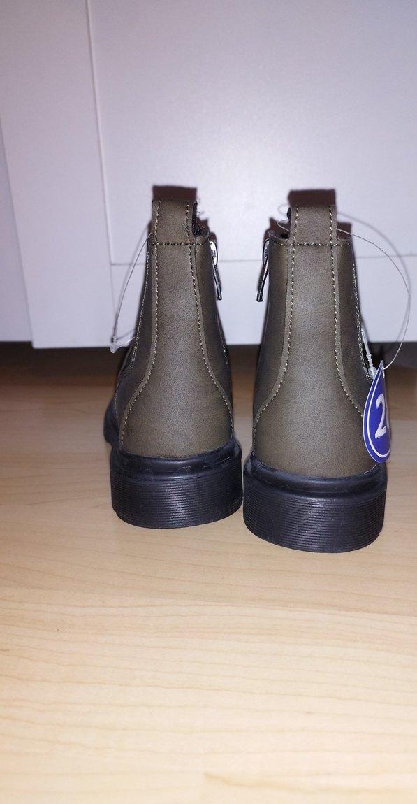 Erkek Çocuk Bot - Görsel 3