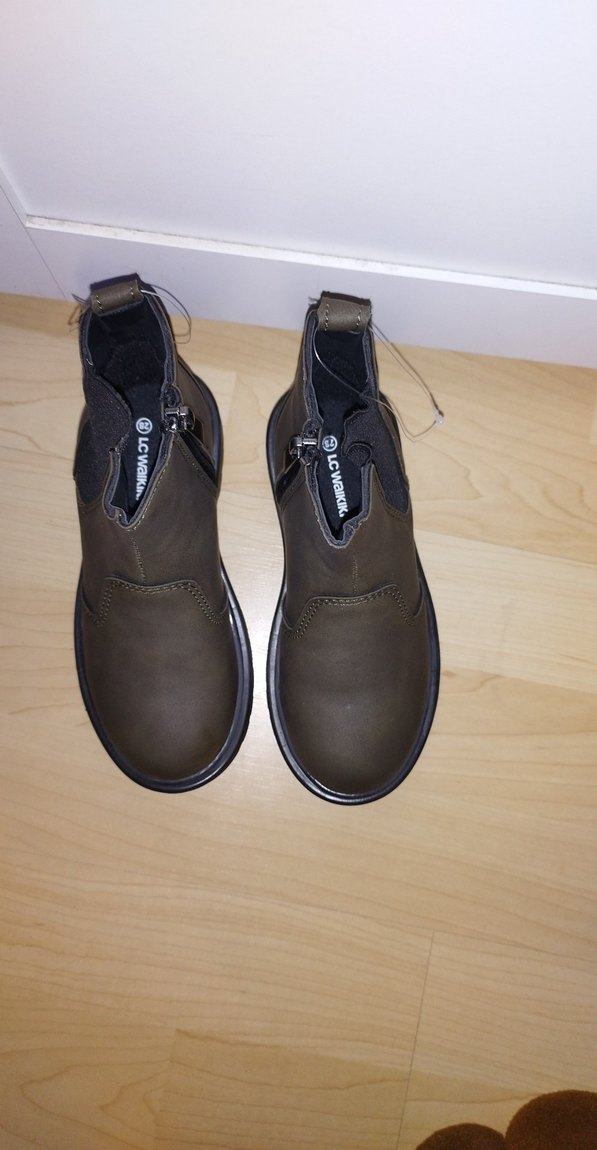 Erkek Çocuk Bot - Görsel 4