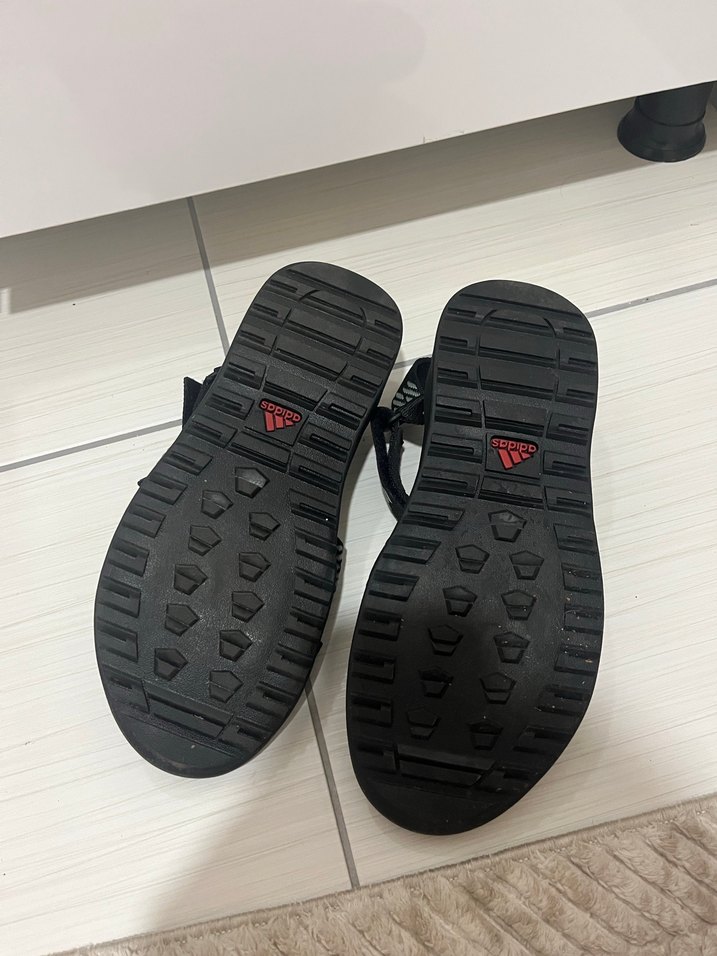 Siyah Cırtcırtlı Günlük Sandalet - Görsel 2