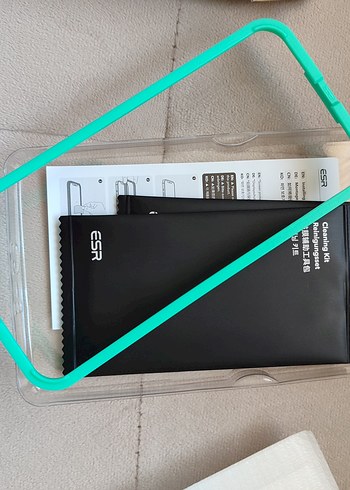 ESR iPhone 12/12 Pro Temperli Cam Ekran Koruyucu 2'li - Görsel 3