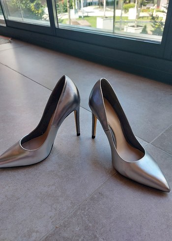 Zara Gri Metalik Stiletto Topuklu Kadın Ayakkabı