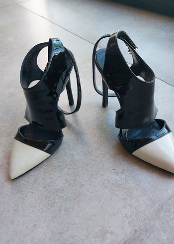 Zebra Desenli Tokalı Stiletto Topuklu Kadın Ayakkabı