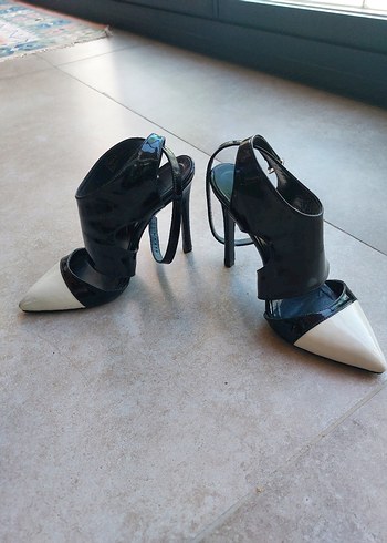 37 Beden Zebra Desenli Tokalı Stiletto Topuklu Kadın Ayakkabı