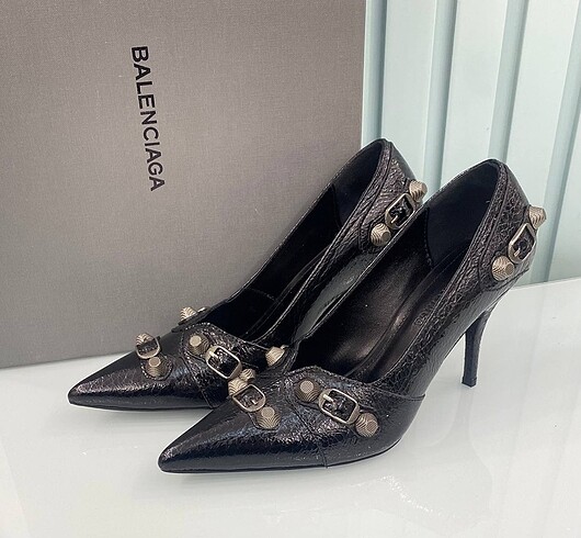 Balenciaga topuklu
