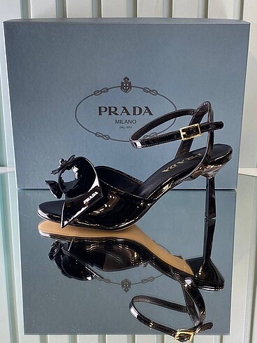 39 Beden siyah Renk Prada topuklu