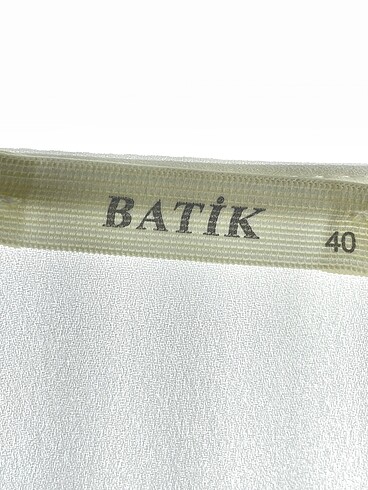 40 Beden beyaz Renk Batik Bluz %70 İndirimli.
