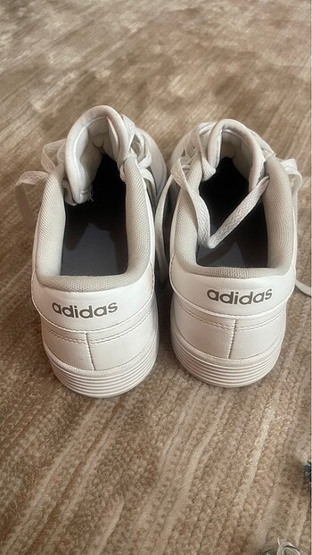 Adidas beyaz spor ayakkabı
