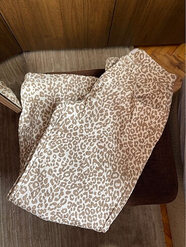 Geniş paça leopar desen jean