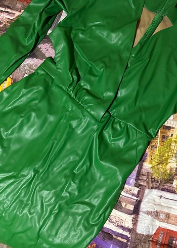 Yeşil V Yaka Midi Deri Elbise - Görsel 3