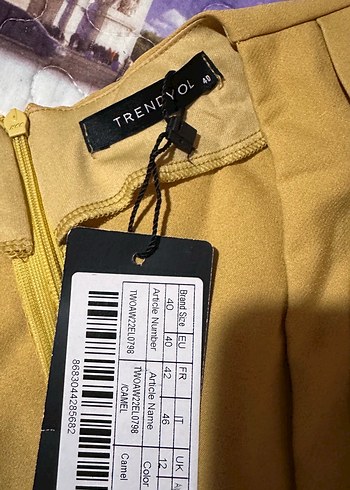 Uzun Kollu Sarı V Yaka Midi Elbise - Görsel 3