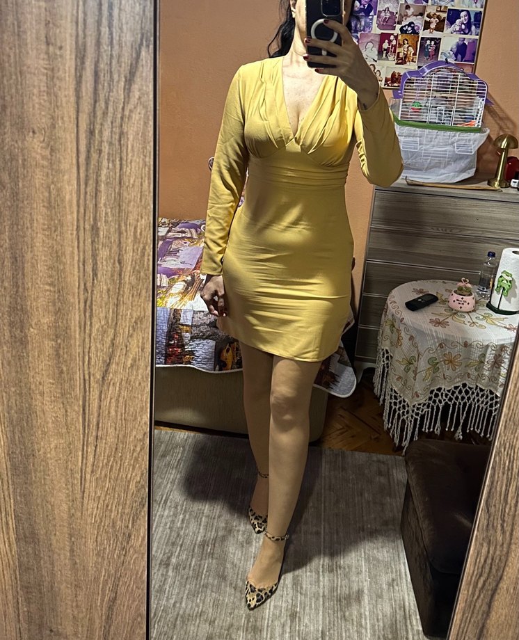 Uzun Kollu Sarı V Yaka Midi Elbise - Görsel 2