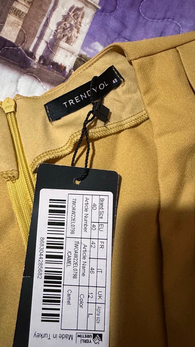 Uzun Kollu Sarı V Yaka Midi Elbise - Görsel 3