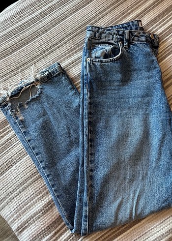 Düz kesim Yüksel bel paça detaylı jean pantolon - Görsel 3