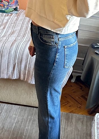 Normal bel düz kesim kesik paça detaylı jean pantolon - Görsel 2