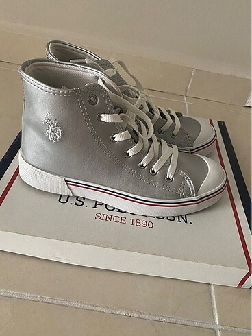 Sneaker