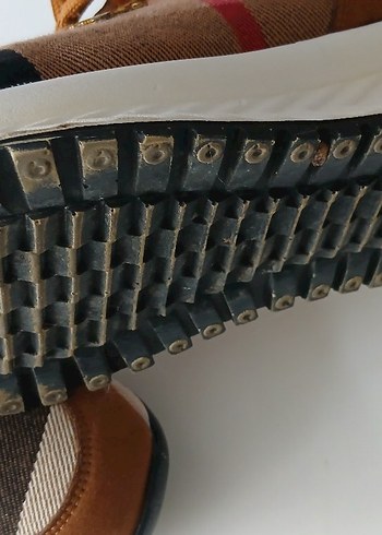 Kahverengi Ekose Desenli Kadın Dolgu Topuklu Spor Ayakkabı - Görsel 5