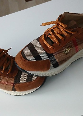 Kahverengi Ekose Desenli Kadın Dolgu Topuklu Spor Ayakkabı - Görsel 3