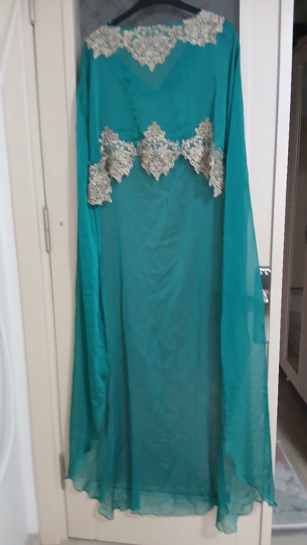 Turkuaz İşlemeli Uzun Abiye  şifon, tül pelerin. - Görsel 3
