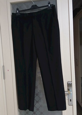 Düz Siyah Kemerli Erkek Pantolon 
48 beden - Görsel 2