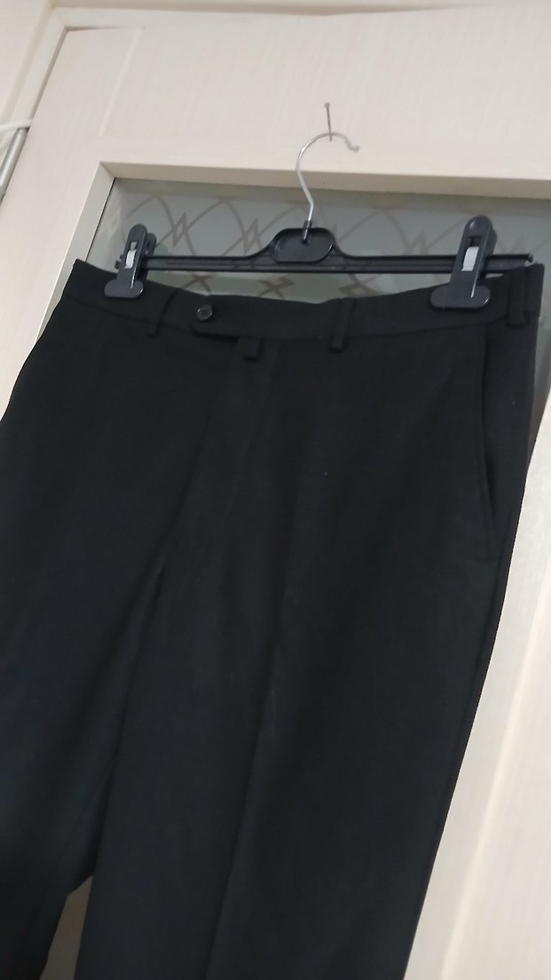 Düz Siyah Kemerli Erkek Pantolon 
48 beden - Görsel 3