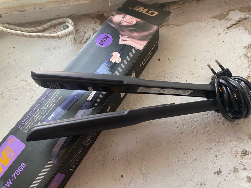 Siyah Profesyonel Saç Düzleştirici GW-7668 - Görsel 2