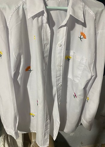 Nakışlı Beyaz Kadın Gömlek - Görsel 3