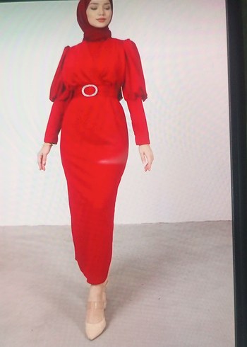 Kemer Detaylı Kırmızı Uzun Elbise - Görsel 2