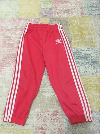 Pembe Adidas eşofman altı