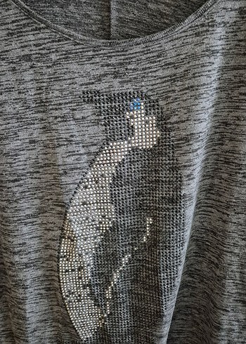 Gri Desenli Triko Tişört - Görsel 4