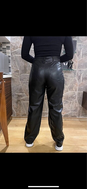 l Beden Bershka Deri Pantalon