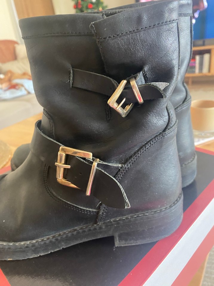 Siyah Deri Tokalı Biker Botlar - Görsel 4