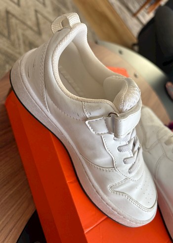 Düz Beyaz Spor Ayakkabı - Görsel 5