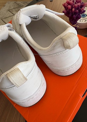 Düz Beyaz Spor Ayakkabı - Görsel 7