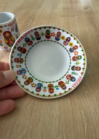 Beden çeşitli Renk Renkli Matruşka Desenli Fincan ve Tabak Seti
