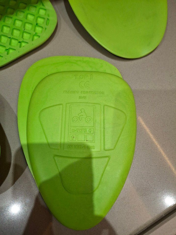 Yeşil Kauçuk Motosiklet Dizlikleri Velcro'lu - Görsel 2