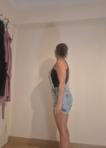 Kadın Mavi Kot Şortlu Salopet Bershka - Görsel 4